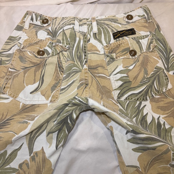 Vintage Y2K Lucky Brand Pants 4/27 Cargo Capri FloralWide Leg Camo Leaf Military - Picture 12 of 12